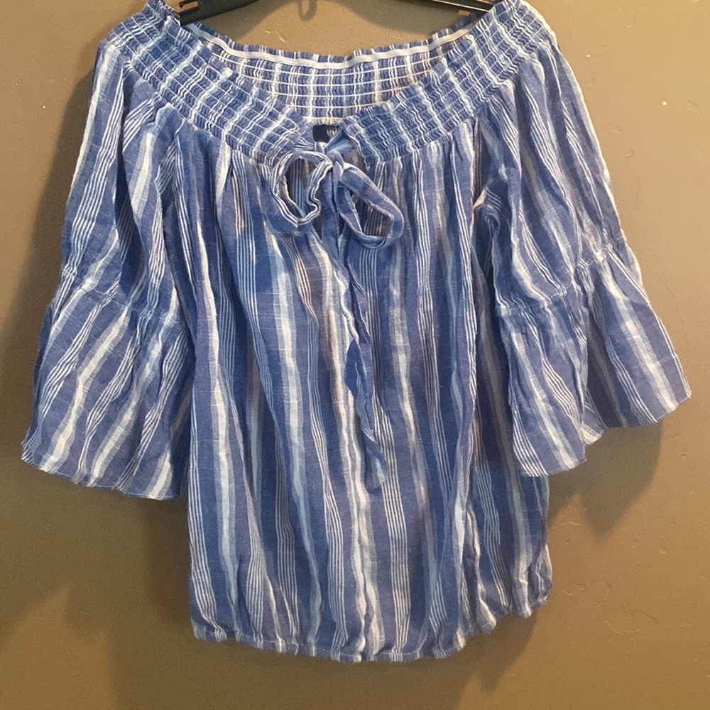 Blue and white striped top with bell sleeves and tie front. 🧚
